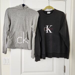 Set of 2 calvin klien sweatshirts